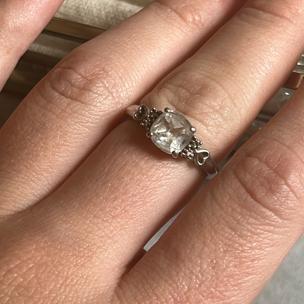 Stunning 925 heart detailed ring